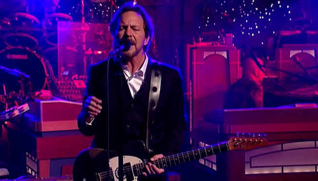 Eddie Vedder Says Good Bye to Letterman