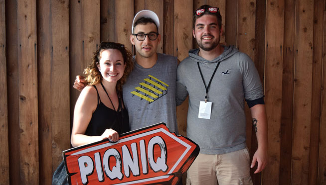 Photos: PIQNIQ – Bleachers Meet & Greet