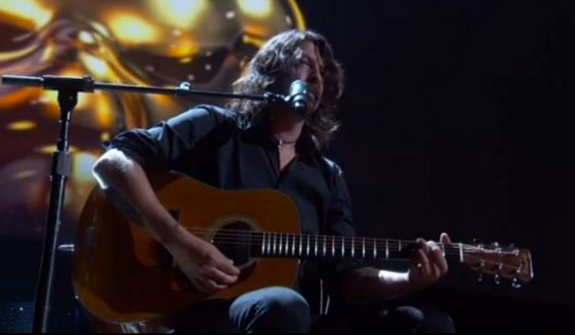 Dave Grohl Performs Blackbird On The Oscars
