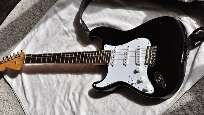 Kurt Cobain’s Guitar Hitting the Auction Block