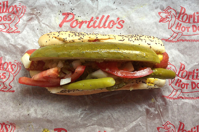 END OF WORLD ALERT – Portillo’s condones putting ketchup on hot dogs