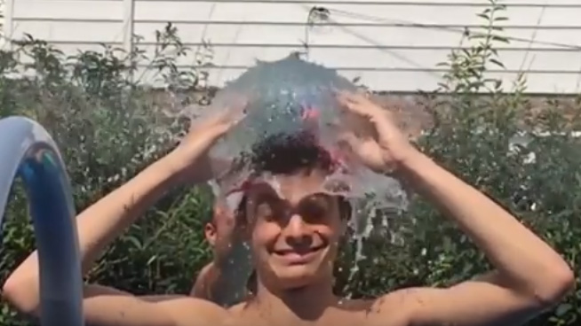 Monday Delay: Slow Motion Water Balloon Popping