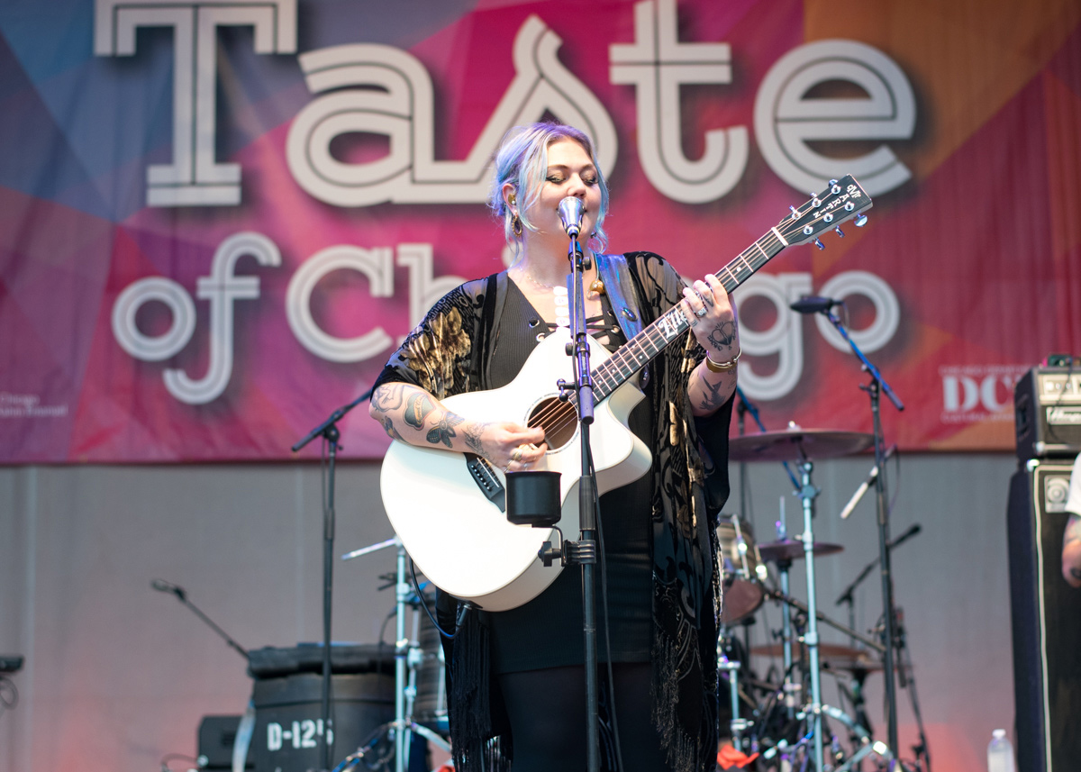 Elle King at the Taste of Chicago