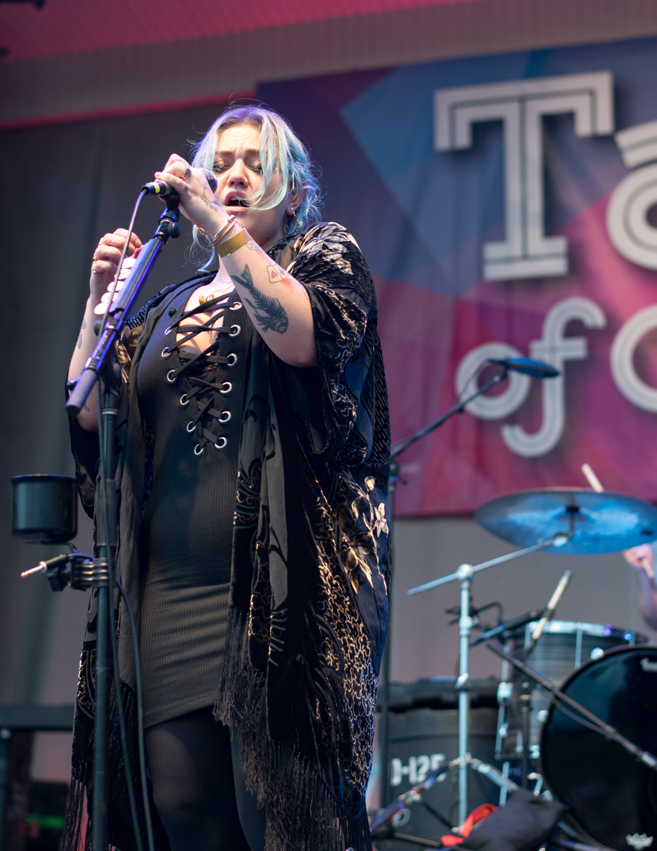 Elle King at the Taste of Chicago