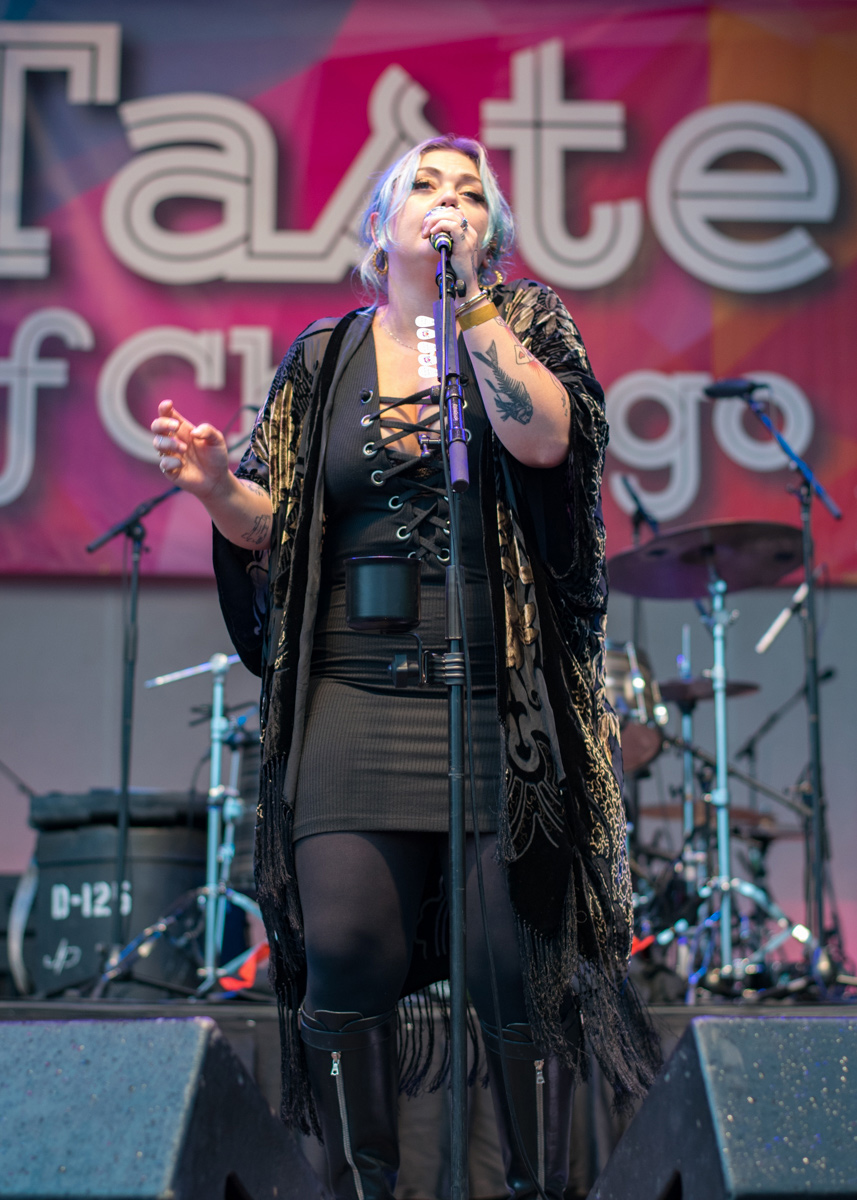 Elle King at the Taste of Chicago