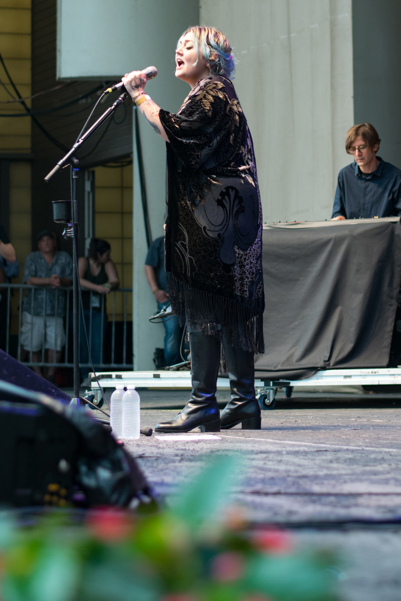 Elle King at the Taste of Chicago