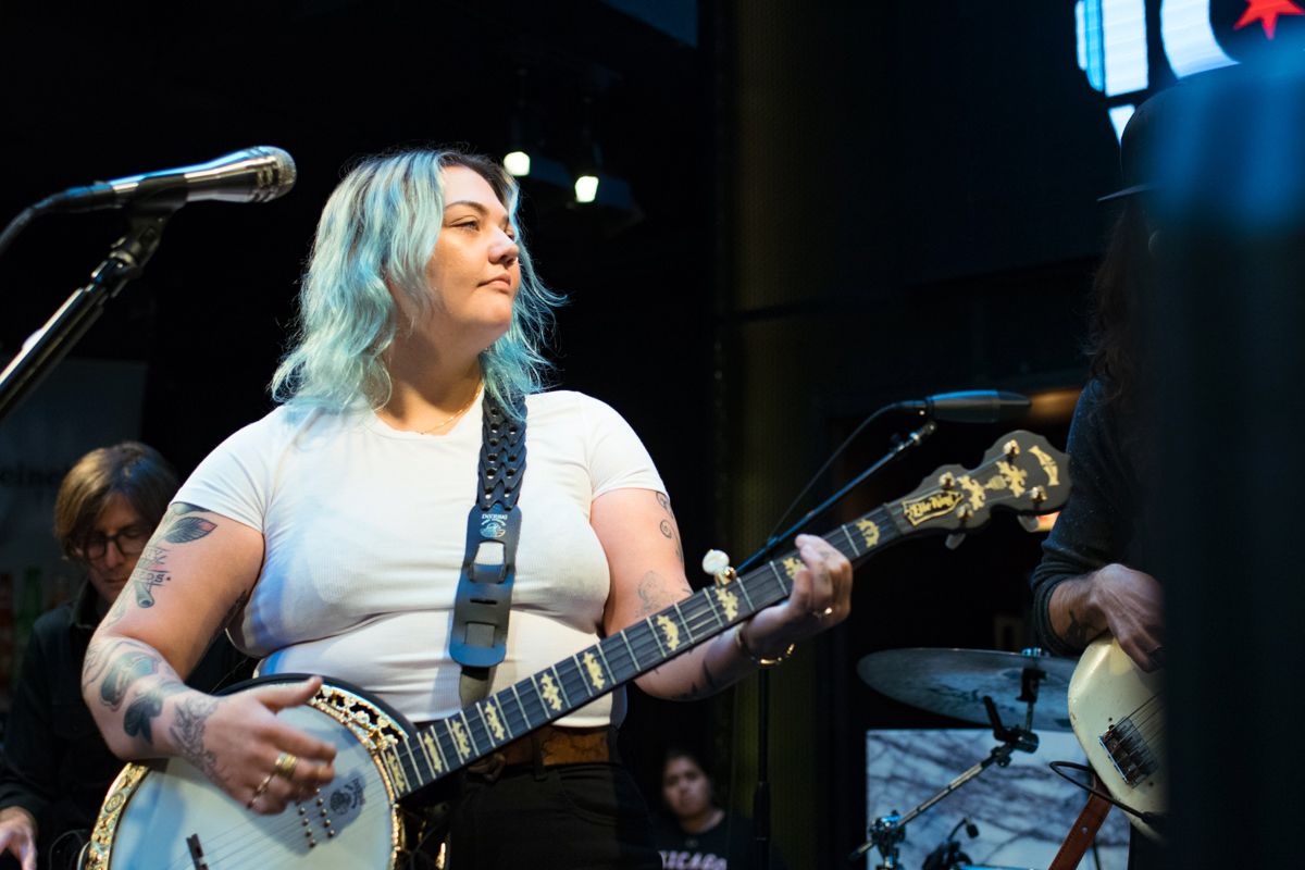 Elle King's Pop Up Performance