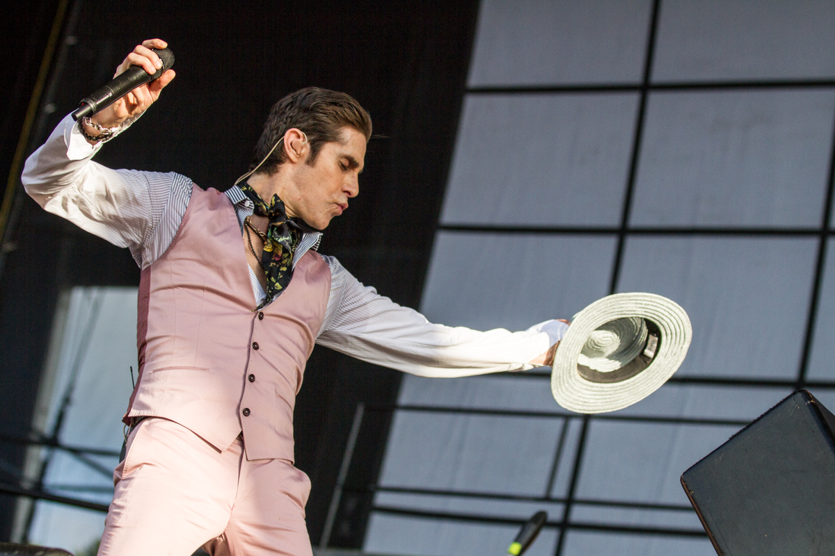 Jane’s Addiction cancel 5 shows due to injury