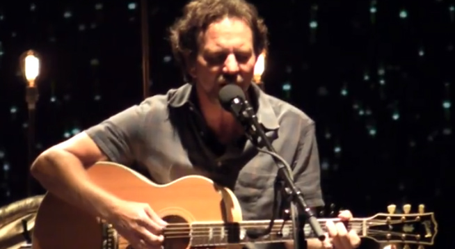 Eddie Vedder Writes Song for “Twin Peaks” Revival