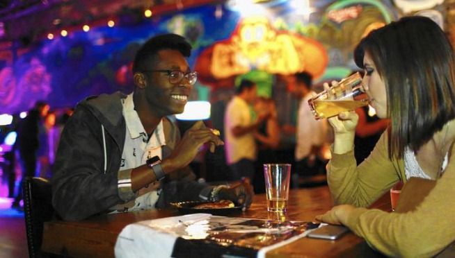 Did somebody order a pizza? 5 trusty bars that welcome pizza delivery