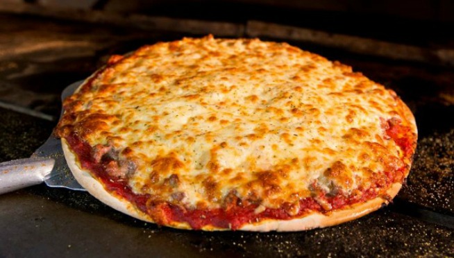 Vote On The Sweet Sixteen // Chicago Pizza Bracket