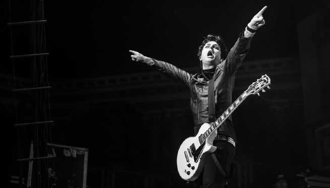 Green Day Defends Performance After Acrobat’s Death