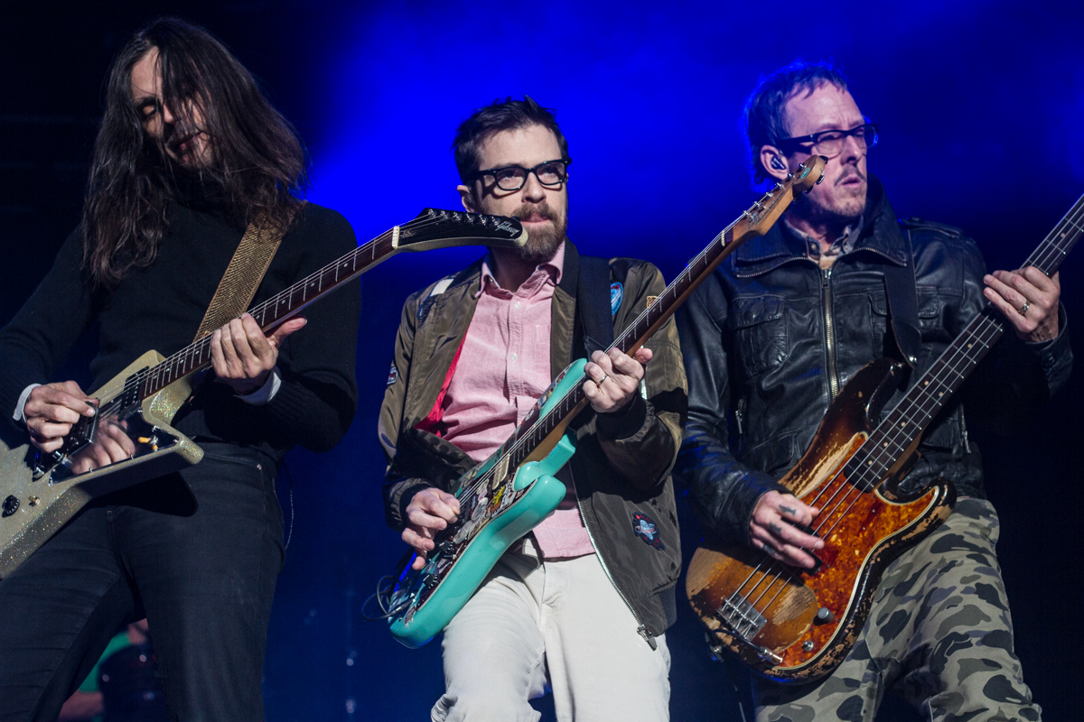 NEW MUSIC ALERT! Listen to new WEEZER album ‘Pacific Daydrem’ here