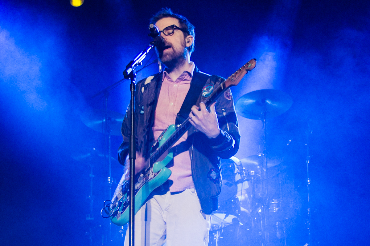 VIDEO: Rivers Cuomo Performs Covers of Smashing Pumpkins, Oasis, and More