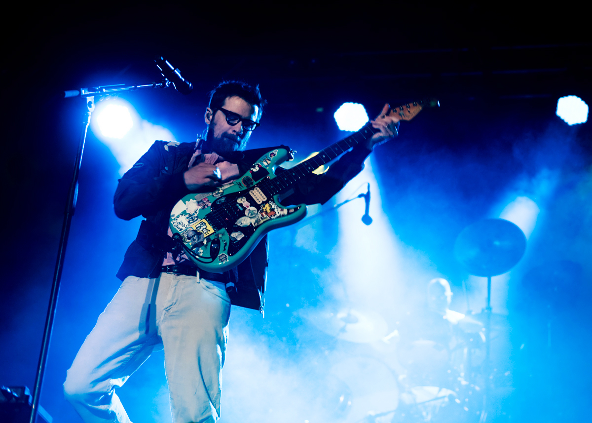 Watch Weezer’s Rivers Cuomo cover a Green Day classic