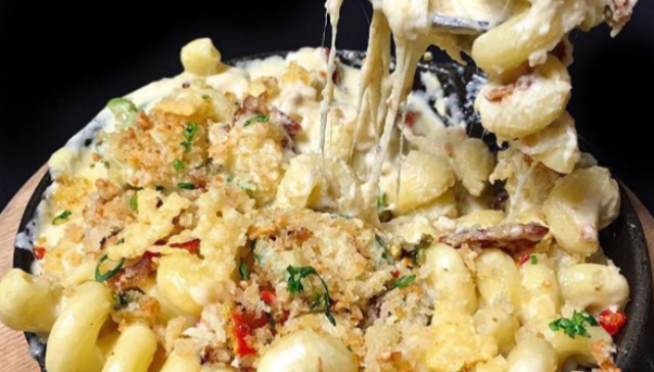 Gooeyest, Cheesiest, Best Mac & Cheese Dishes In Chicago