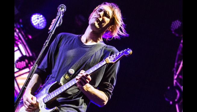 WATCH:  RHCP Pay Tribute To Chris Cornell